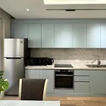 Redi\'S Seaside Apartment With Parking