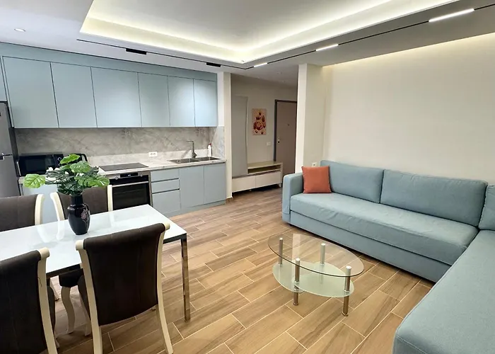 Redi\'S Seaside Apartment With Parking